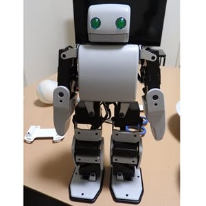 超初心者でもロボットを組み立てられるのか? - プレンプロジェクトの愛玩ロボット「PLEN. D」を組み立ててみた