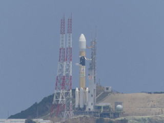 H-IIAロケット35号機の打ち上げは中止 - 推進系統に異常を確認
