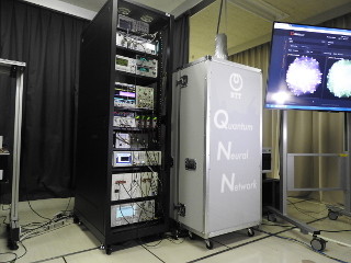 日本生まれの量子コンピュータ - NTTがクラウドシステムとして一般に公開