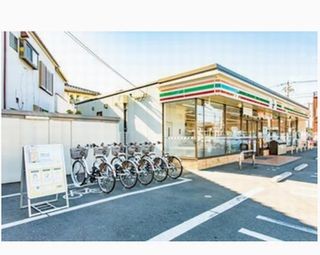 セブン‐イレブン、全国1000店舗にシェアリング自転車の駐輪場