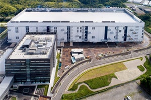 東芝メモリとウエスタンデジタル、四日市工場の第6製造棟を竣工
