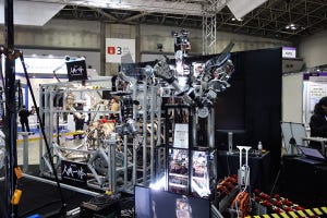 SEMICON Japan 2018 - 大型ロボットの動きを実際に体感できるROBOT SQUARE