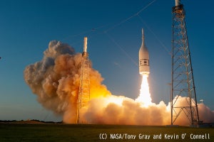 NASA、ロケットから「オライオン」宇宙船を脱出させる試験に成功