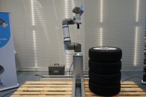 UR、次世代協働ロボット第2弾として可搬重量30kgに対応した「UR30」を発表