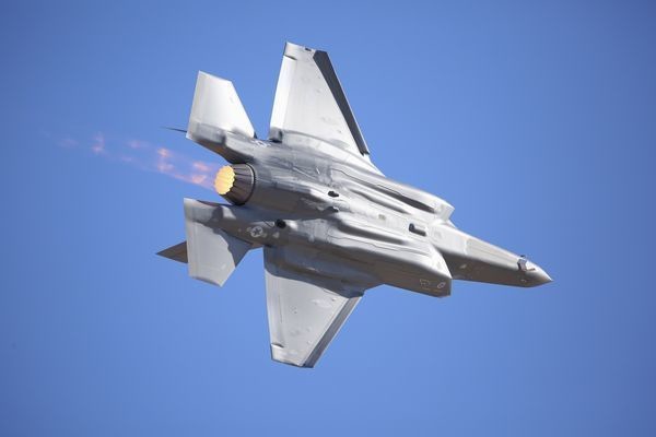 航空機の技術とメカニズムの裏側 第346回 航空機製造のサプライチェーン(9)F-35納入停止に見る素材の入手元という問題