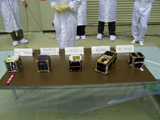 大塚実の月刊宇宙開発 第1回 JAXA、国際宇宙ステーションから放出する超小型衛星5機をプレス公開 -前編