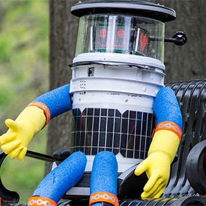 シリコンバレー101 第624回 ヒッチハイクロボット「HitchBOT」、米国横断の旅の途中で暴漢に襲われる