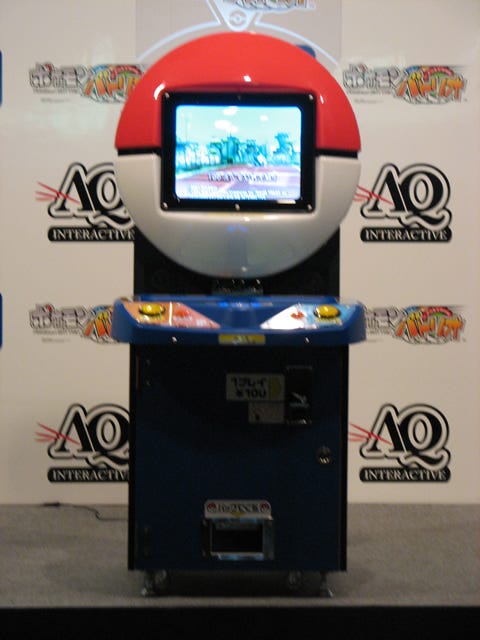 ポケモンがアーケードゲームデビュー パックを操作して3対3のバトル マイナビニュース