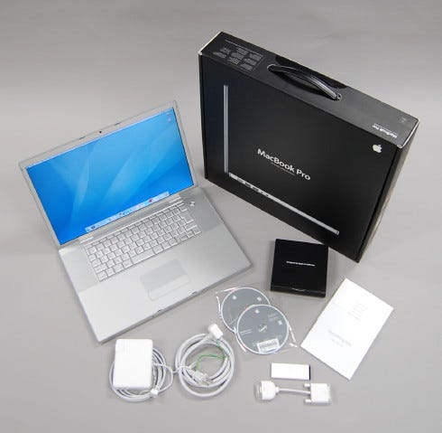 もっともAppleらしい、「持ち運べるデスクトップ」 - MacBook Pro 17