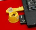 USBキーで安心ネット環境にスイッチ! 「ぱそこんキッズキー」発表