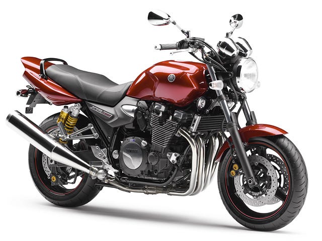 ヤマハ、空冷・ネイキッドバイク「XJR1300」に新色を追加 | マイナビニュース