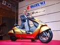 スズキ、2人乗りを楽しむ250ccスクーター「ジェンマ」を発表