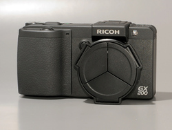 RICOH GX200【ショット数 999以下】【光学3倍・1210万画素】