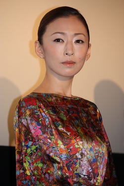 松雪泰子 乳がんに冒される主人公の人生は 衝撃的でした マイナビニュース