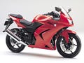 カワサキ、250ccスポーツバイク「ニンジャ250R」などの新色を発売