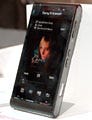 Mobile World Congress 2009 - Sony Ericsson、開幕前夜に1210万画素カメラ付きタッチ携帯「Idou」を発表
