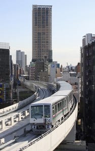 車両基地に入る記念列車を運行 - 日暮里・舎人ライナー1周年企画を発表