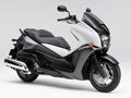 ホンダ、低価格でスポーティな新型250ccスクーター「フェイズ」を発売