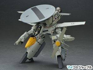 超時空要塞マクロス』、1/60完全変形「VE-1 エリントシーカー」発進