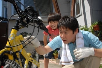 今度の阿部サダヲはちょっと違う 僕とママの黄色い自転車 で見せた 普通の父親 の顔 マイナビニュース