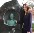 松下奈緒、境港の「水木しげるロード」でヒット祈願 - 『ゲゲゲの女房』