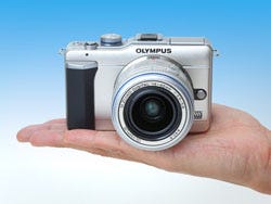 軽くなったミラーレス機 Olympus Pen Lite E Pl1 を試す 1 マイナビニュース