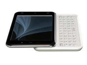KDDI、約4.1インチ有機ELとQWERTYキーを備えたWindows phone「IS02」発表