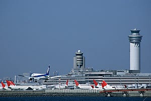 羽田空港の国際線発着枠を年9万回に拡大 - 国交省の成長戦略会議による構想