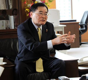 亀井大臣がギリシャ問題に言及「日本が間違った危機感持つと大変なことに」