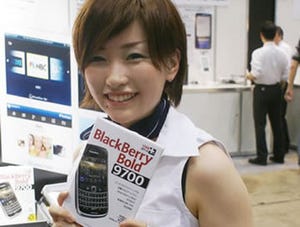 WIRELESS JAPAN 2010 - RIMが「BlackBerry Bold 9700」の実機を展示