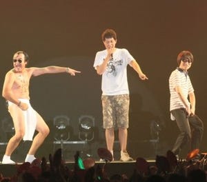 YO-KING、たむらけんじとコラボで「ちゃ～」を披露 「コヤブソニック2010」