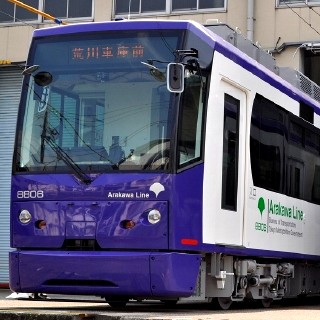 都電荒川線8800形に新色「バイオレット」デビュー - 22日に撮影会を開催
