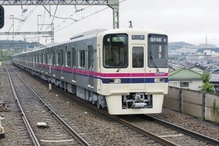 京王電鉄、忘年会シーズンの混雑解消のため深夜時間帯に下り列車を増発