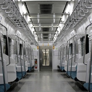 JR東日本、山手線で全車両LED照明編成を運行 - 年間12tの二酸化炭素を削減
