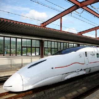 さよなら「つばめ」の文字 - 九州新幹線800系車両がシンボルマーク変更