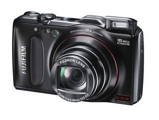 富士フイルム、世界の位置情報約50万件内蔵のGPSカメラ「FinePix