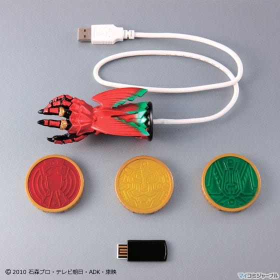 バンダイ、『仮面ライダーオーズ』の変身アイテムを模した4GB USB