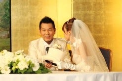 木下優樹菜 藤本敏史と幸せ満開の結婚披露宴 藤本は 安っぽい王子様 マイナビニュース