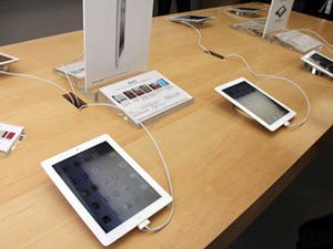 iPad 2国内発売! iPhone 4ホワイトモデルもお目見え!