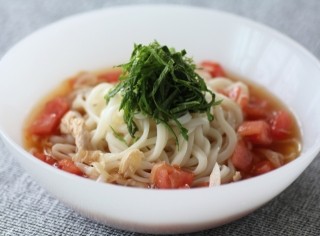 トマトでさっぱり「冷やしうどんレシピ」