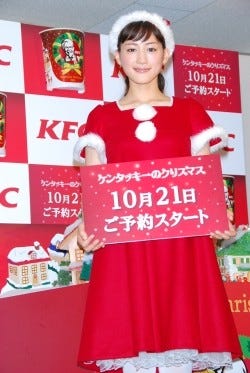 綾瀬はるか サンタコスプレ姿を披露するも予定は 何も決まっていません マイナビニュース