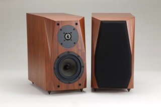 CAV、ハイエンド機の設計を受け継いだコンパクトブックシェルフ 