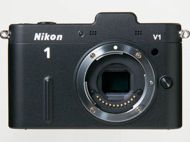 高速AF＆静音撮影に対応したニコン初のミラーレスカメラ「Nikon 1 V1」 | マイナビニュース