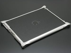 ギルドデザイン、ジュラルミン素材を使用したiPad 2用バンパーケース