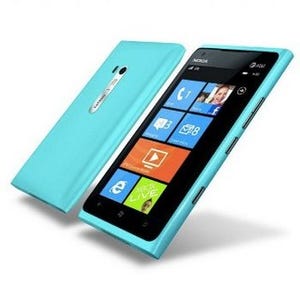 Nokia、LTE対応のWindows Phone「Lumia 900」を発表 - 米AT&Tより独占販売