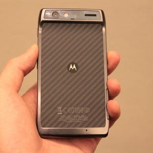 モトローラが発表会を開催、au向けAndroid「Motorola RAZR IS12M」について解説