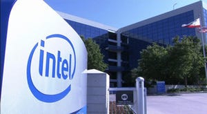 Intelの10-12月期決算、HDD供給不足でも純利益6%増