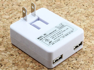 上海問屋、最大2Aの出力に対応した2ポートのUSB ACアダプター