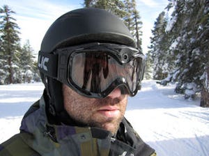 アスク、一人称視点のスキー動画が撮影できるビデオカメラ内蔵ゴーグル