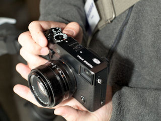 CP+2012 - 発売前の「X-Pro1」の高級感に酔いしれる - 富士フイルム